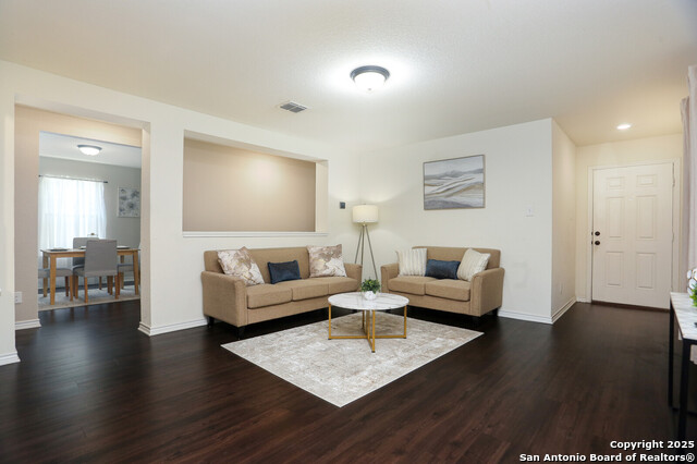 Listing photo id 2 for 3027 Mission Gate