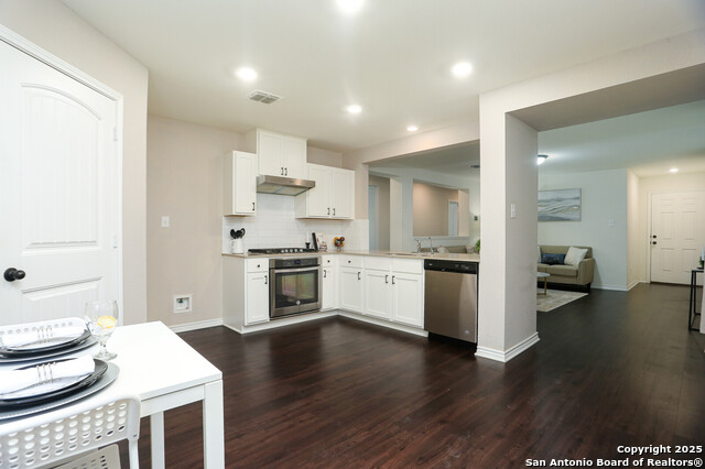 Listing photo id 6 for 3027 Mission Gate