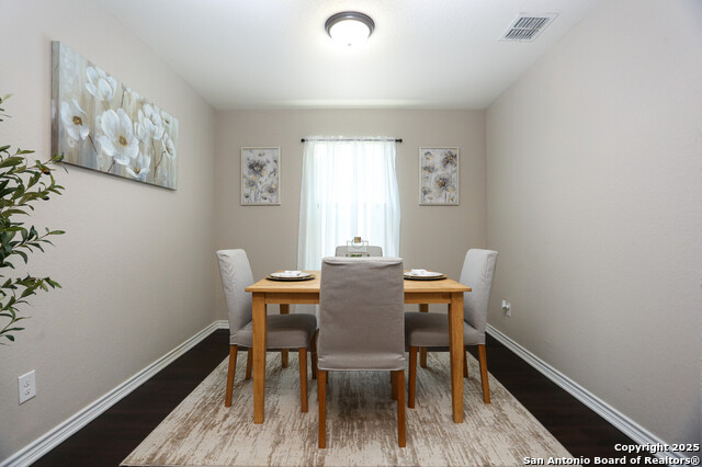 Listing photo id 7 for 3027 Mission Gate