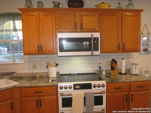 Image 11 of 66 For 1100 Madrona Ridge Dr.