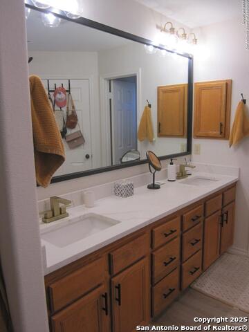 Image 27 of 66 For 1100 Madrona Ridge Dr.