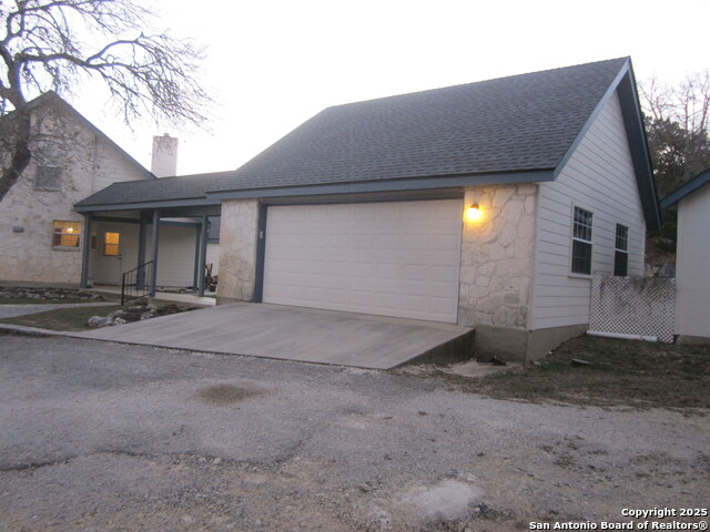 Image 4 of 66 For 1100 Madrona Ridge Dr.