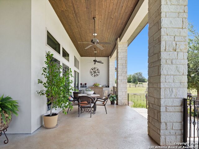 Listing photo id 32 for 16 Taylor Ridge
