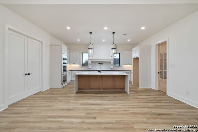Listing photo id 13 for 623 Oak Creek