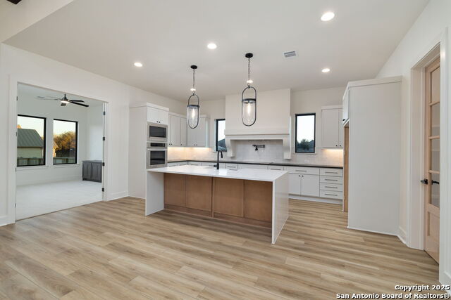 Listing photo id 14 for 623 Oak Creek