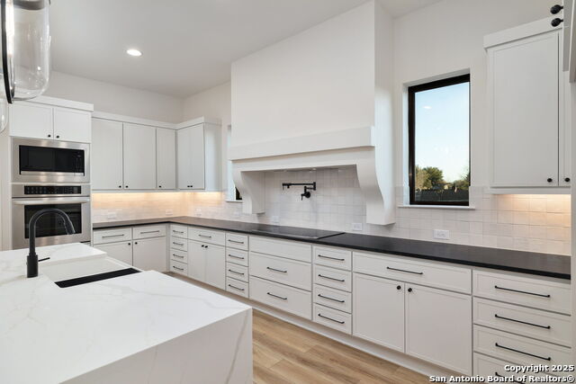 Listing photo id 18 for 623 Oak Creek