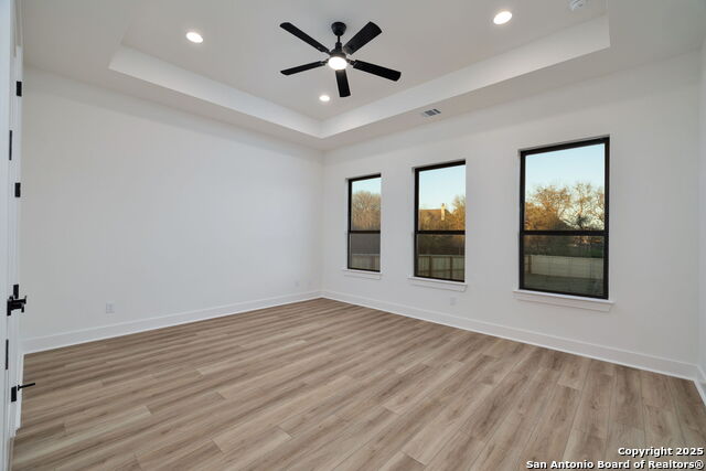 Listing photo id 23 for 623 Oak Creek