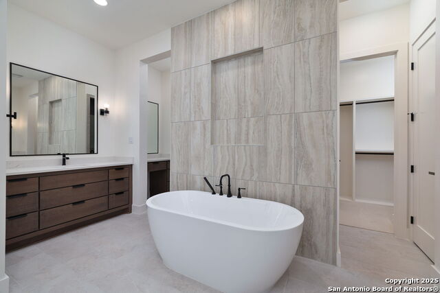 Listing photo id 27 for 623 Oak Creek