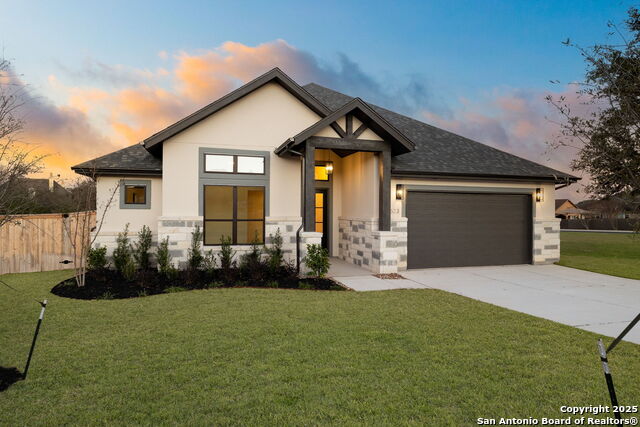 Listing photo id 4 for 623 Oak Creek