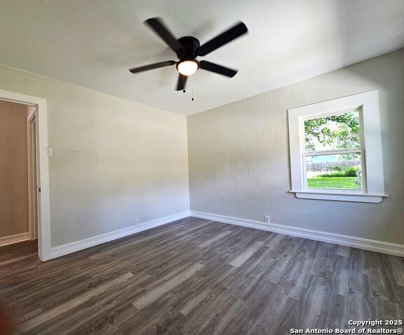 Image 30 of 40 For 958 Humphreys E