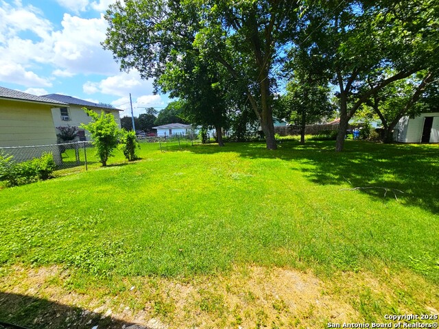 Image 37 of 40 For 958 Humphreys E