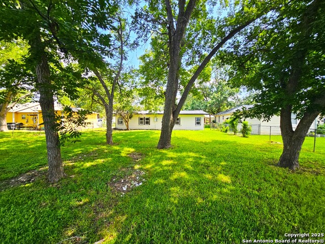 Image 39 of 40 For 958 Humphreys E