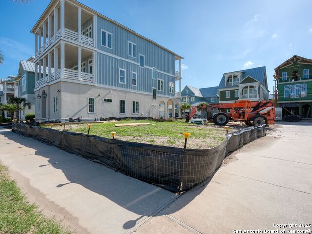 Listing photo id 5 for 153 Sunrise Avenue