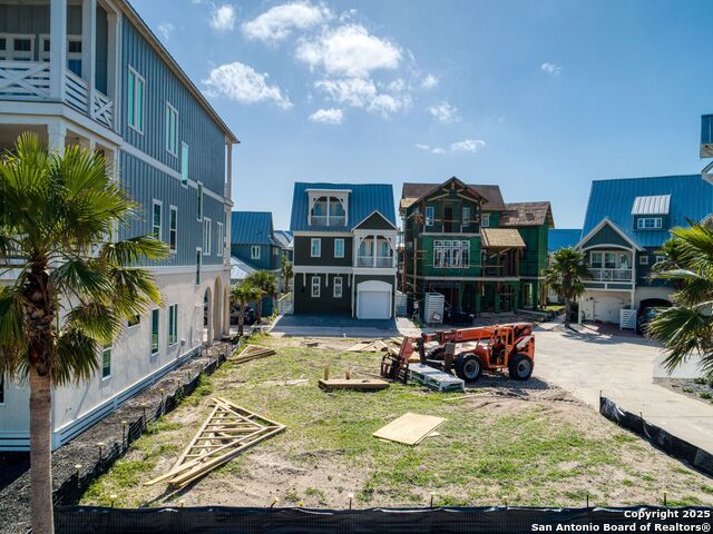 Listing photo id 6 for 153 Sunrise Avenue