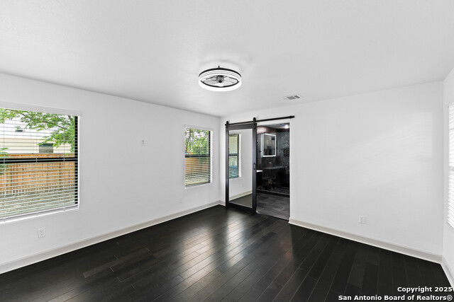 Image 18 of 29 For 127 Haynes  