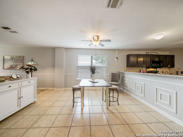 Listing photo id 10 for 3842 Fiesta Trail