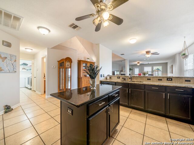 Listing photo id 13 for 3842 Fiesta Trail