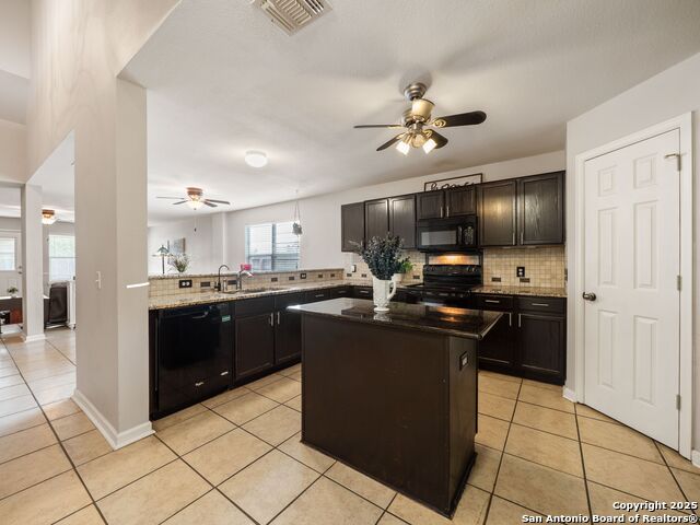 Listing photo id 14 for 3842 Fiesta Trail