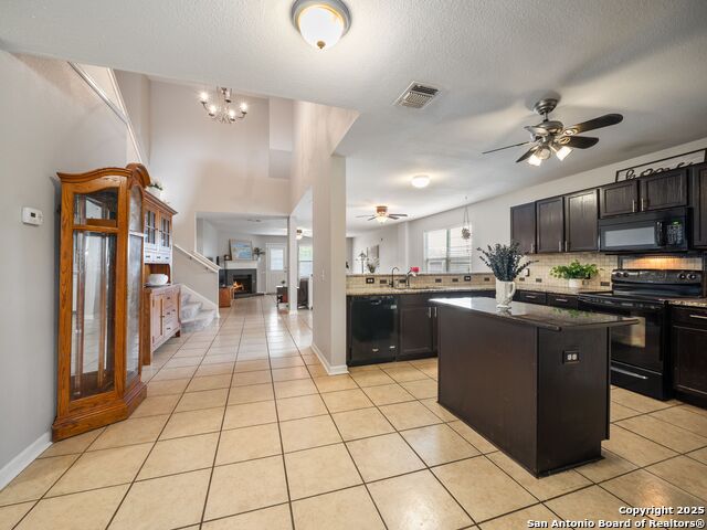 Listing photo id 15 for 3842 Fiesta Trail