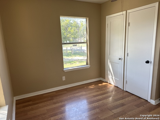 Listing photo id 8 for 2456 Cincinnati