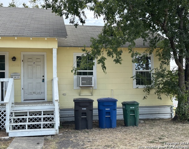 Listing photo id 12 for 2456 Cincinnati