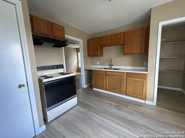 Listing photo id 18 for 2456 Cincinnati