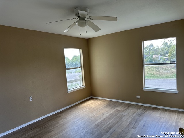 Listing photo id 19 for 2456 Cincinnati