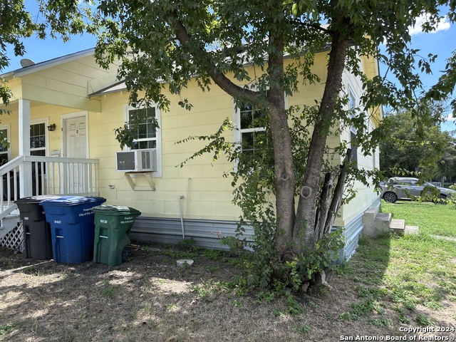 Listing photo id 22 for 2456 Cincinnati