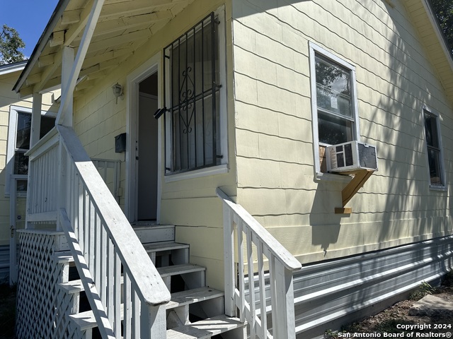 Listing photo id 3 for 2456 Cincinnati
