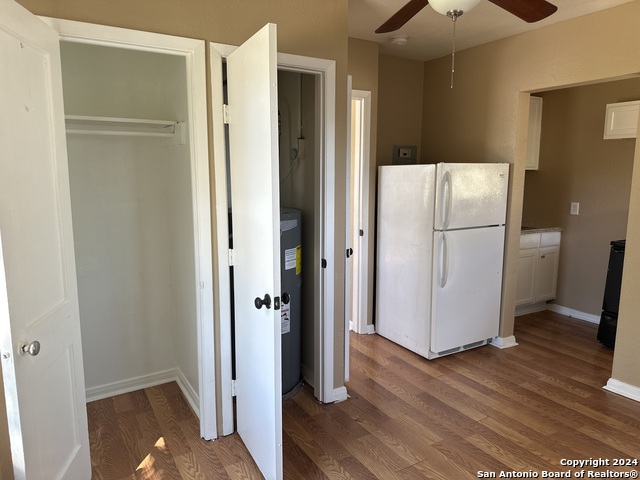 Listing photo id 7 for 2456 Cincinnati