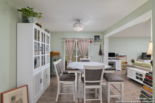 Listing photo id 8 for 9711 Doefield