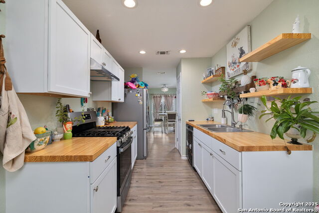 Listing photo id 9 for 9711 Doefield
