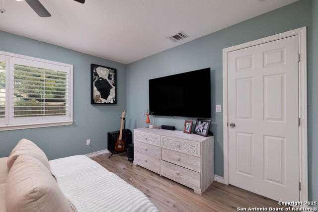 Listing photo id 13 for 9711 Doefield