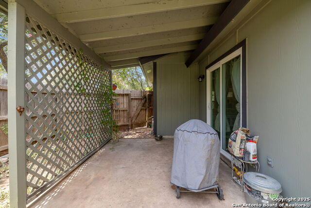 Listing photo id 18 for 9711 Doefield