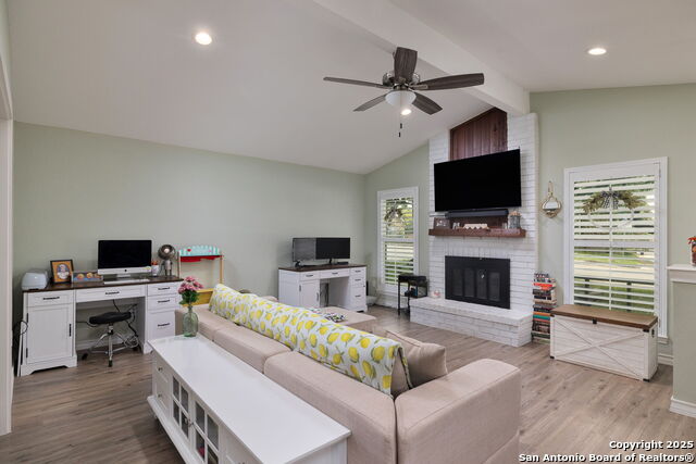 Listing photo id 5 for 9711 Doefield