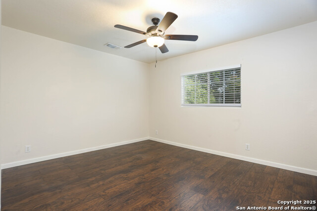 Image 15 of 25 For 7 Brieley Ln