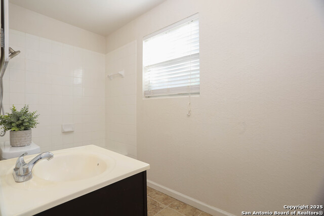 Image 17 of 25 For 7 Brieley Ln