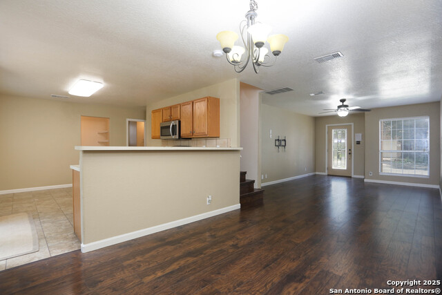 Image 8 of 25 For 7 Brieley Ln