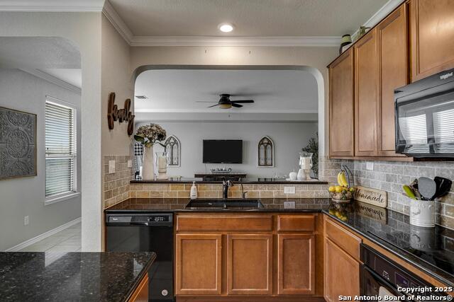 Listing photo id 13 for 7814 Emmeline