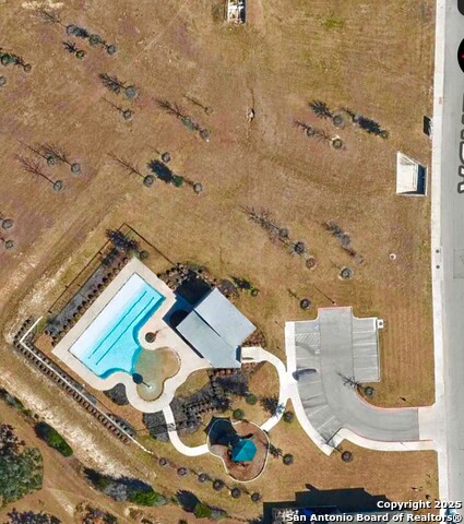Listing photo id 27 for 7814 Emmeline