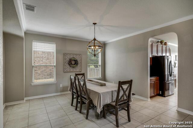 Listing photo id 4 for 7814 Emmeline