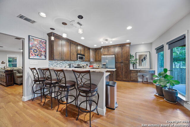 Image 13 of 39 For 131 Larchmont