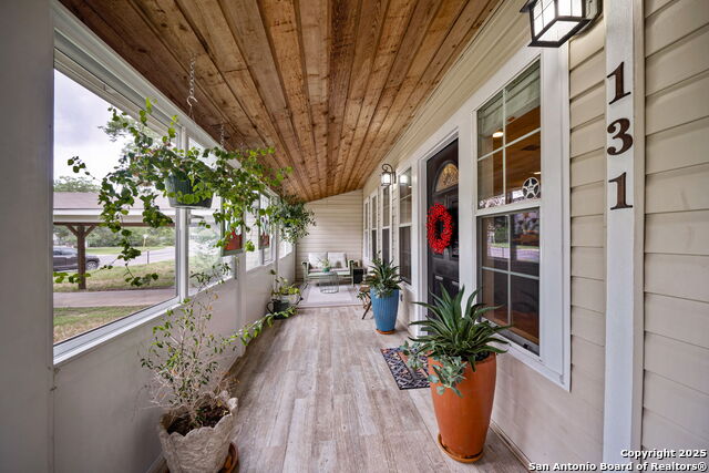 Image 3 of 39 For 131 Larchmont