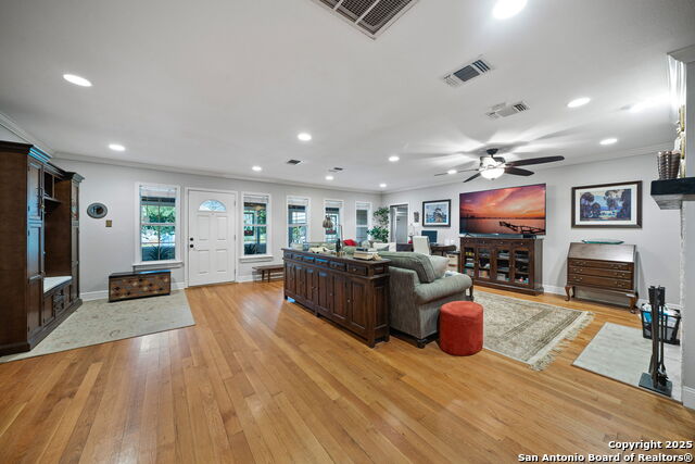 Image 5 of 39 For 131 Larchmont