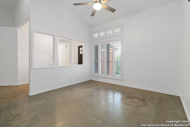 Image 10 of 18 For 942 Lightstone