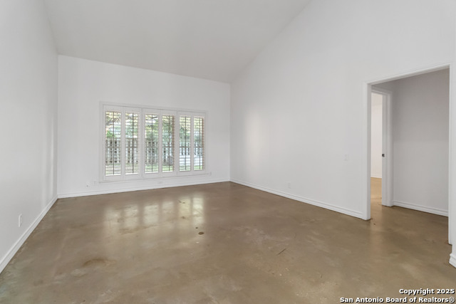 Image 12 of 18 For 942 Lightstone
