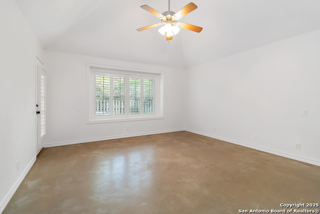Image 13 of 18 For 942 Lightstone