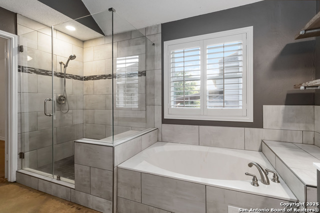 Image 15 of 18 For 942 Lightstone