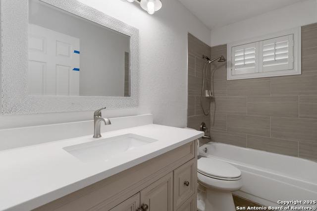 Image 18 of 18 For 942 Lightstone