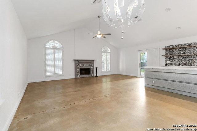 Image 7 of 18 For 942 Lightstone